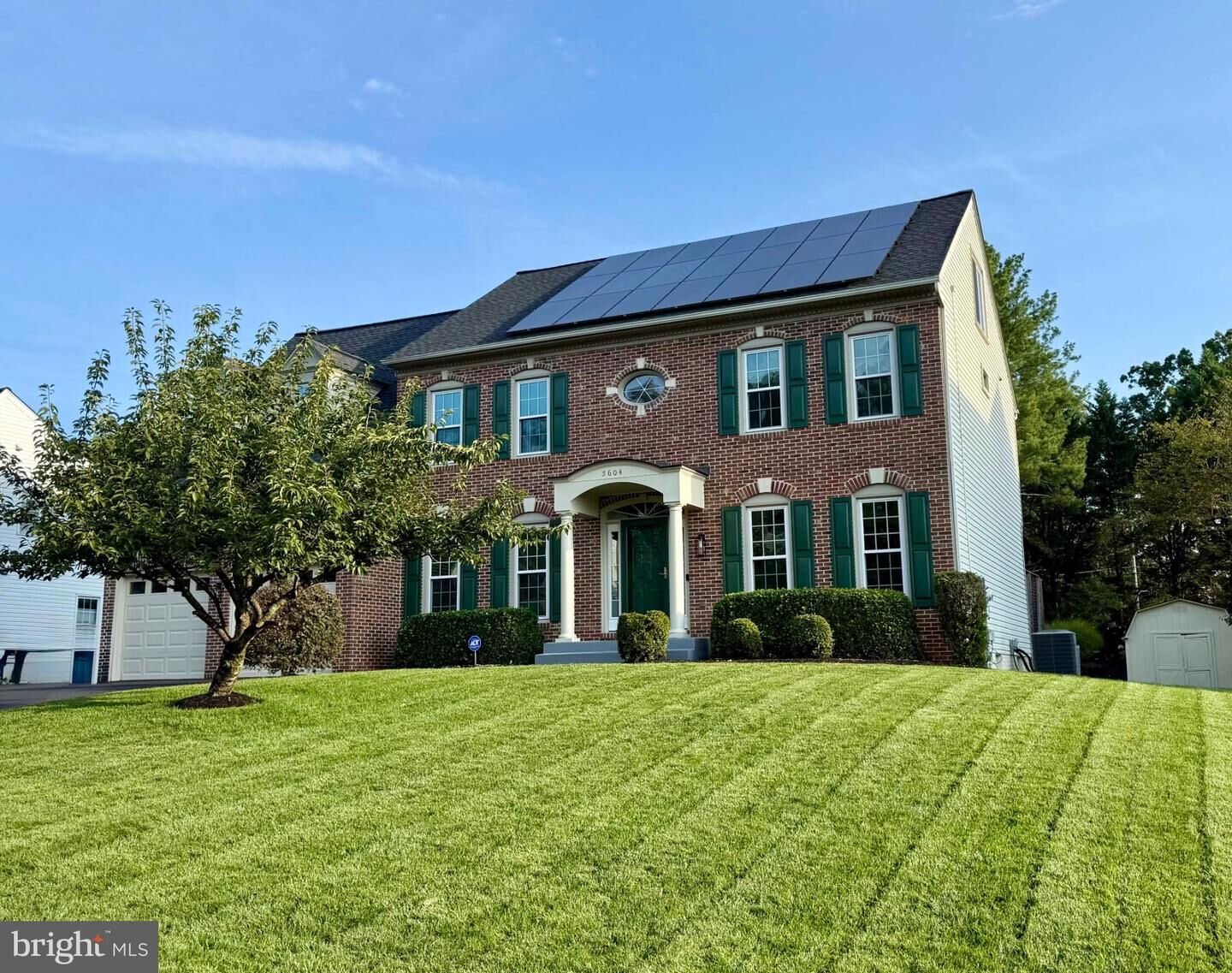 Property Photo: 5604 Willow Crossing Court VA 20124