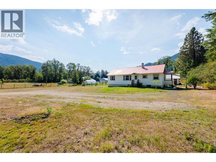 Property Photo:  6352 Highway 3 Highway  BC V0G 1Z0 