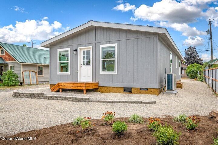 Property Photo:  115 F St  ID 83868 