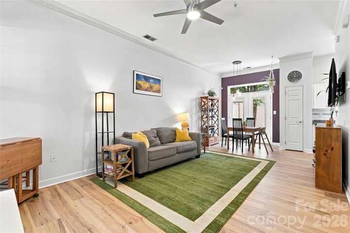 Property Photo: 942 Hawthorne Bridge Court NC 28204