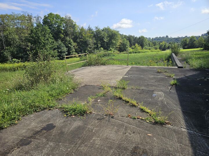 Property Photo:  1195 Hemlock Rd  PA 15767 