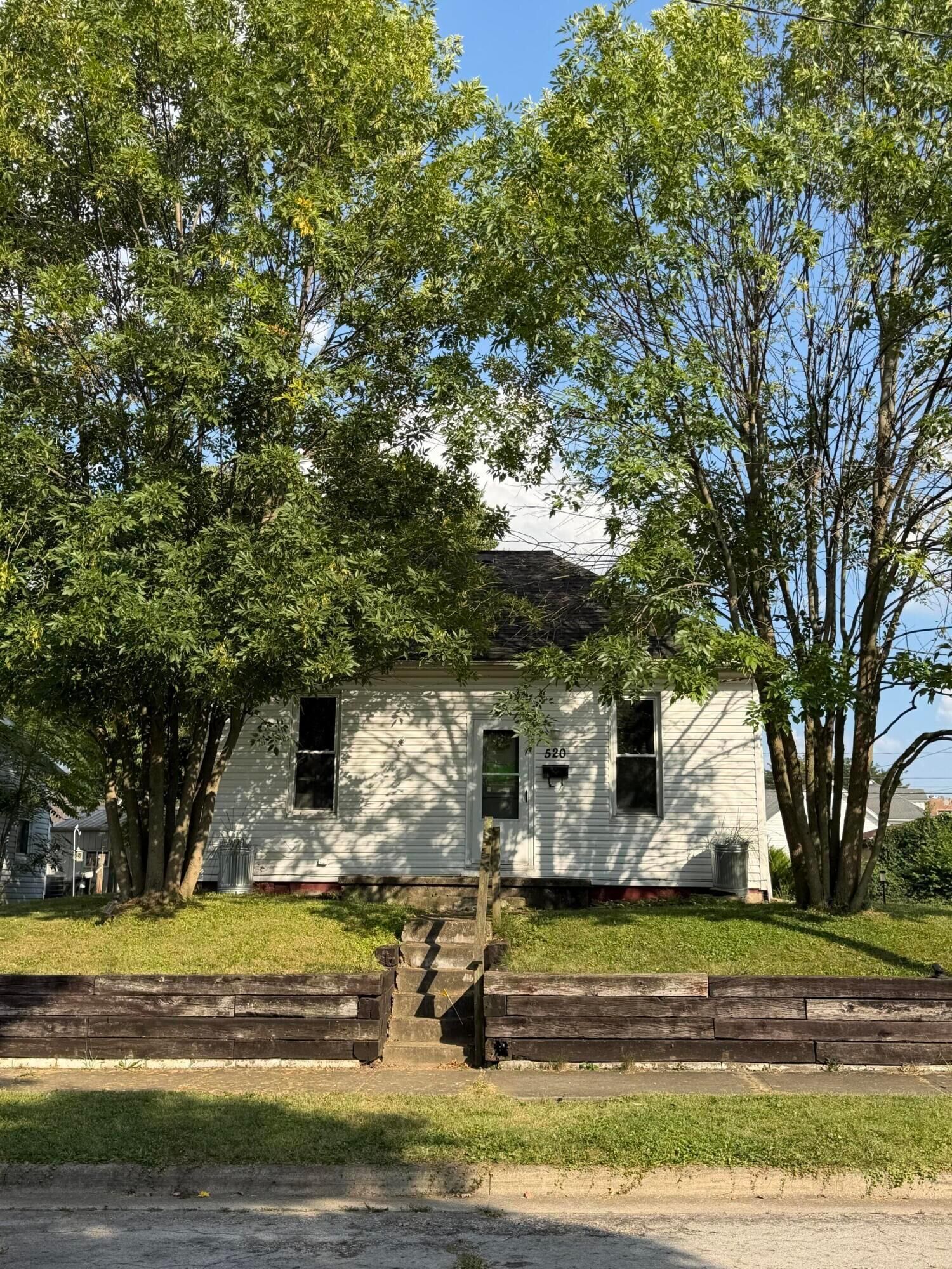 Property Photo: 520 Elm Avenue OH 43113