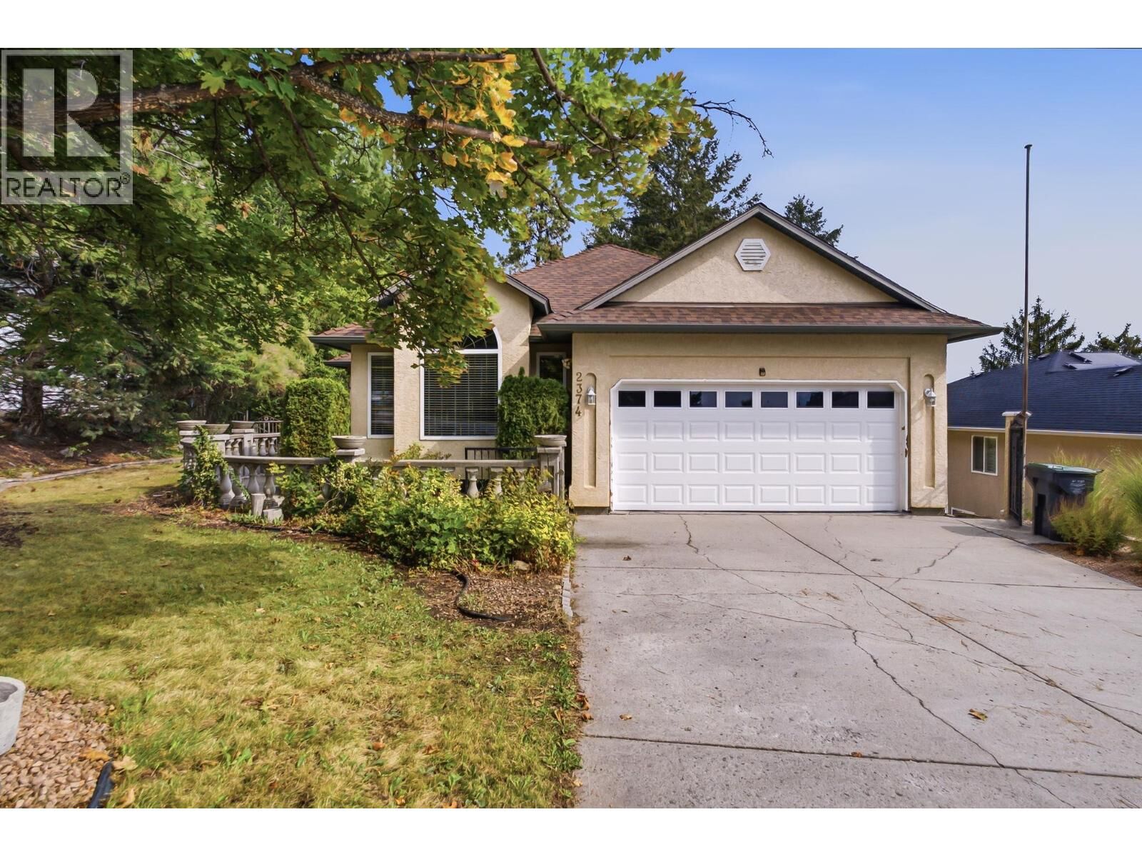 Property Photo: 2374 Shannon Woods Drive BC V4T 2M1