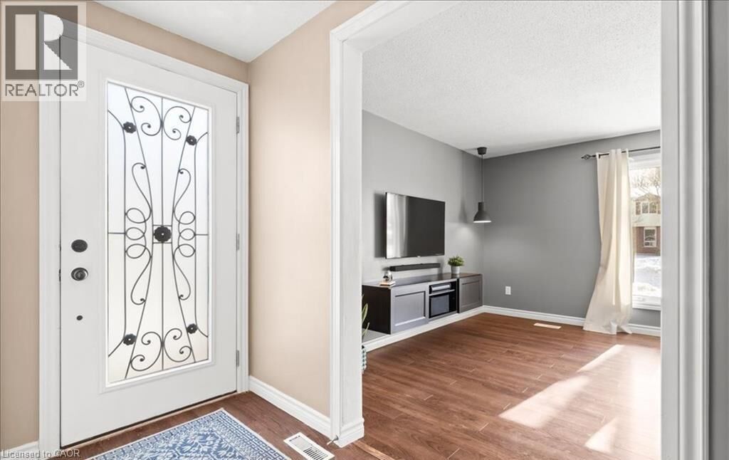 Property Photo:  152 Northlake Drive  ON N2V 1H7 