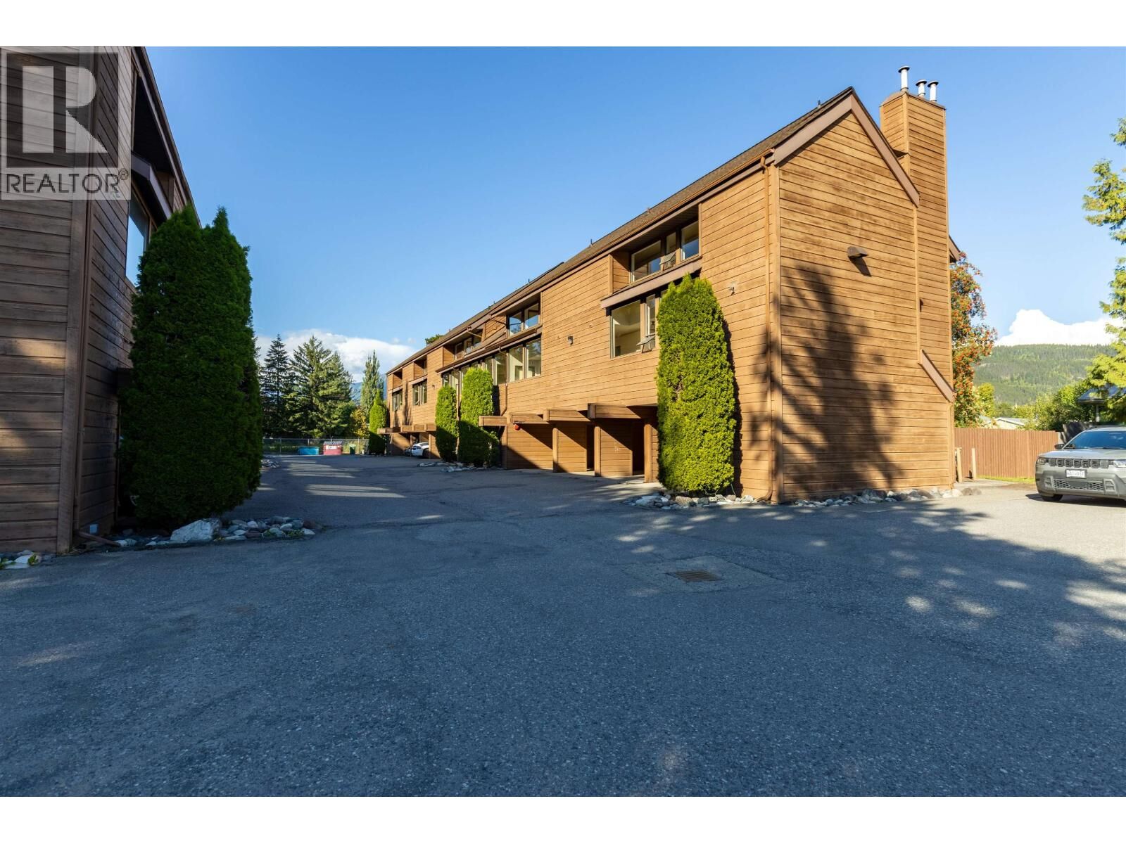 Property Photo:  4832 Lazelle Avenue 2  BC V8G 1T4 