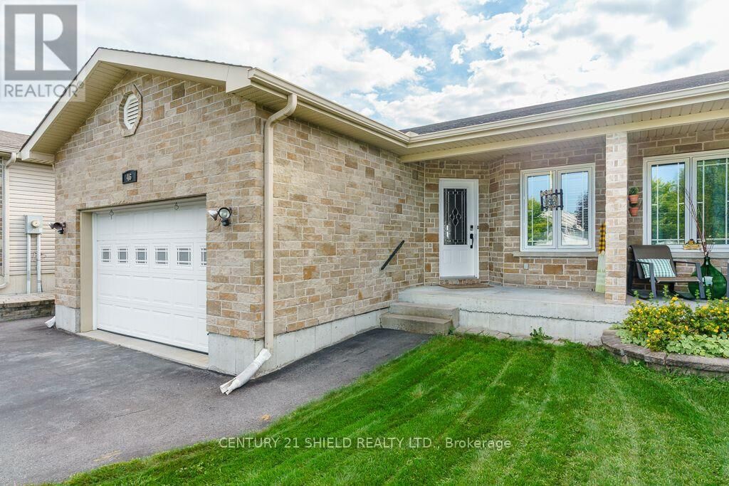 Property Photo:  46 Sunset Boulevard  ON K6H 7M3 