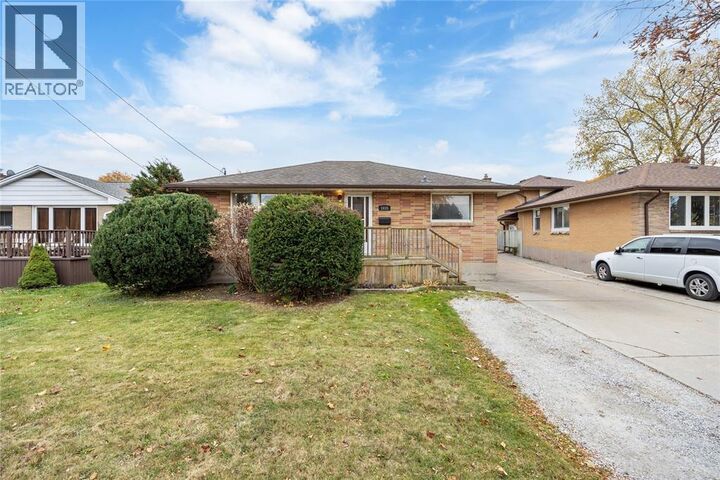 Property Photo: 1035 Wellington Street ON N7S 1E4