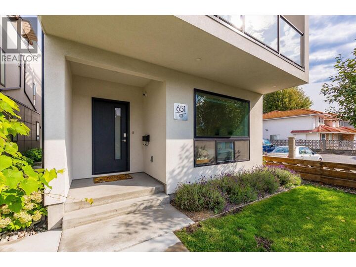 Photo de la propriété:  651 Churchill Avenue 101  BC V2A 1E2 