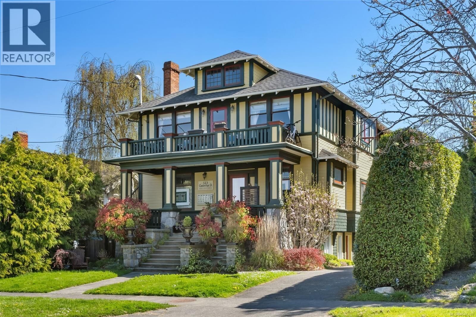 Property Photo: 123 Cambridge Street BC V8V 4B1