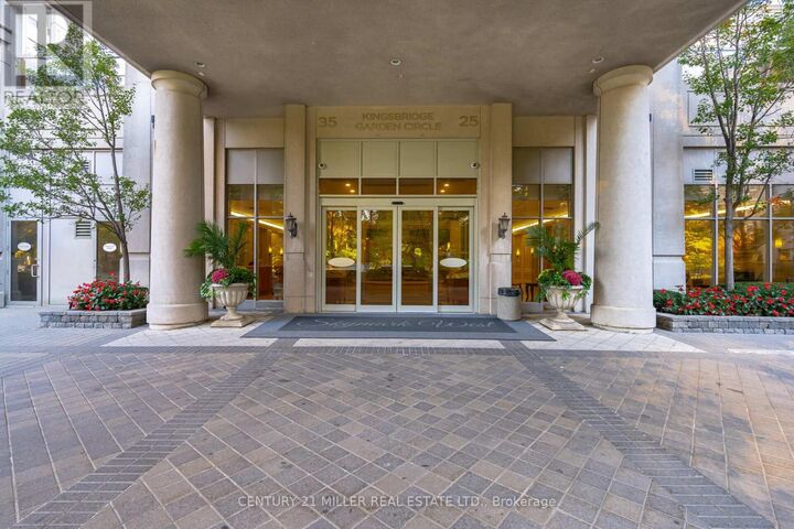 Property Photo: 25 Kingsbridge Garden Circle 3013 ON L5R 4B1