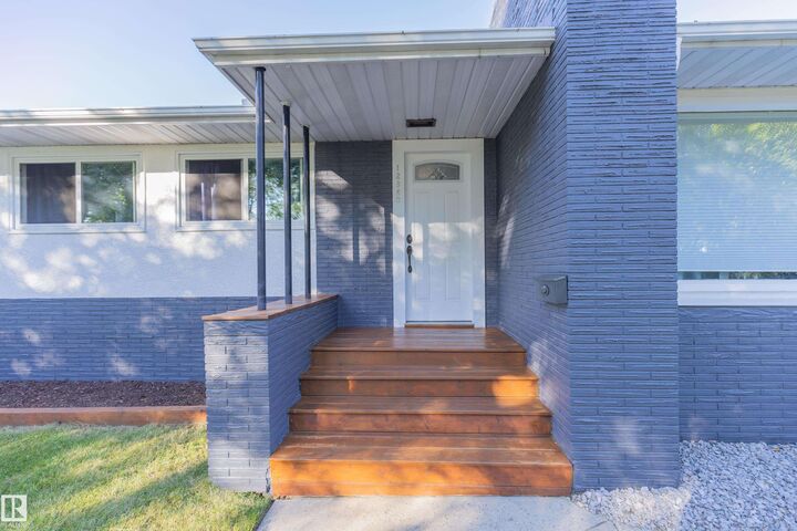 Property Photo:  12380 132 Street NW  AB T5L 1P8 