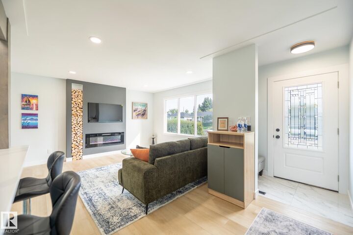 Property Photo: 16136 109A Avenue NW AB T5P 1C4