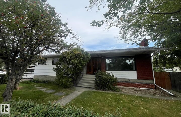 Property Photo:  73 Starling Drive  AB T8A 3L9 