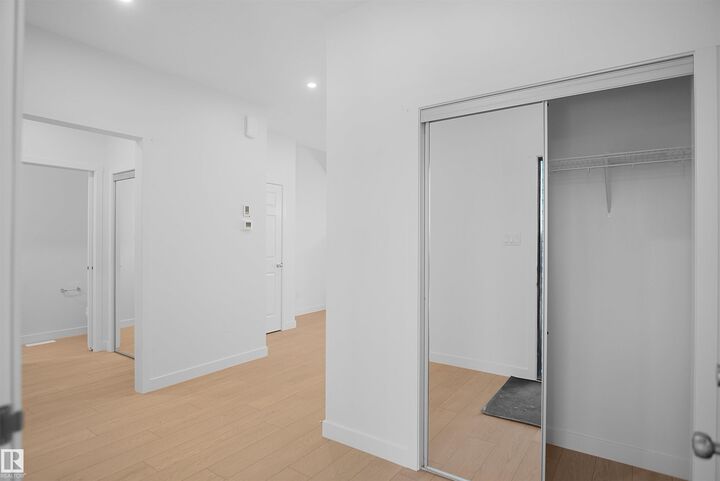 Property Photo:  4392 Clayton Way SW  AB T6W 5Z4 