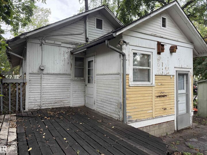Property Photo: 8621 100 Street NW AB T6E 3Y2