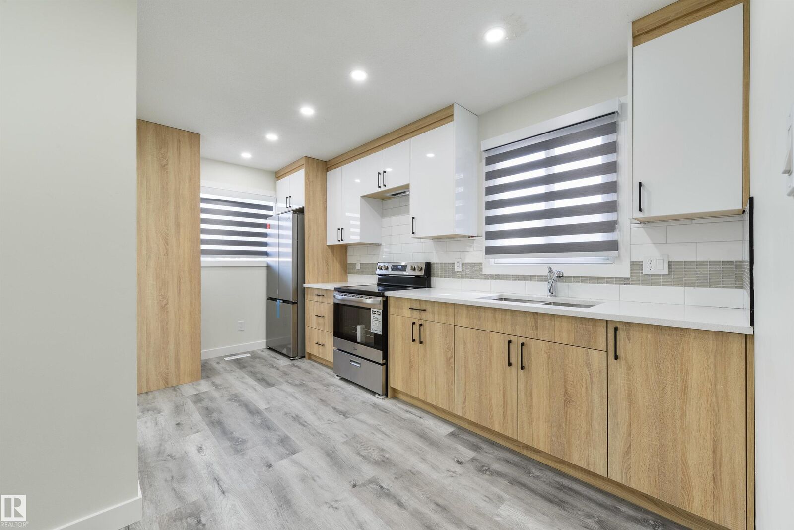 Property Photo:  8019 141 Avenue NW  AB T5C 2N8 