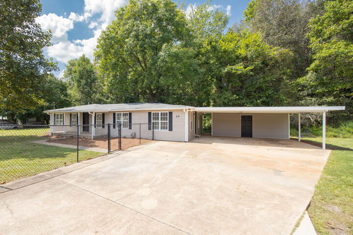 Property Photo: 24 Whiterock Road AL 36869