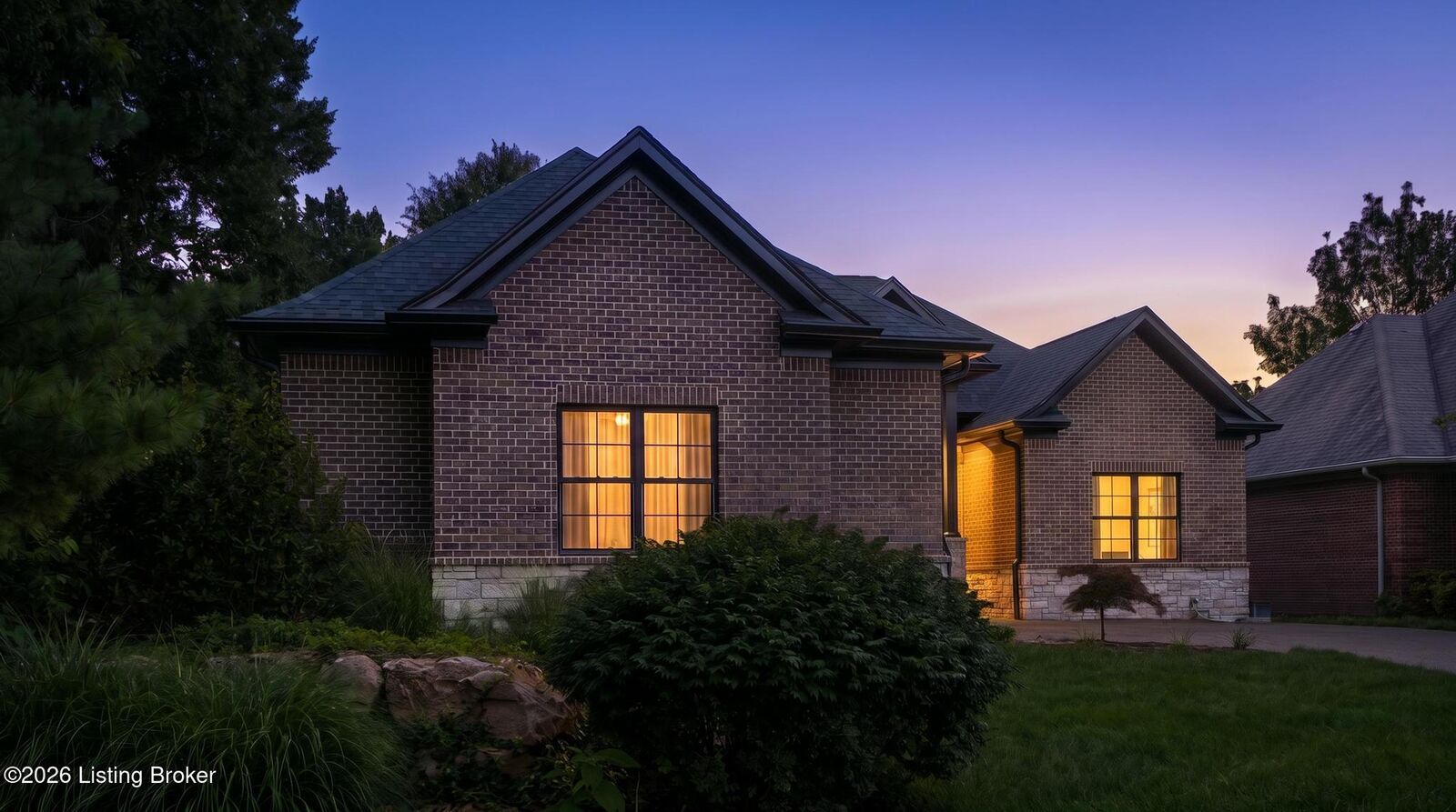 Property Photo:  8607 Glenhope Dr  KY 40291 