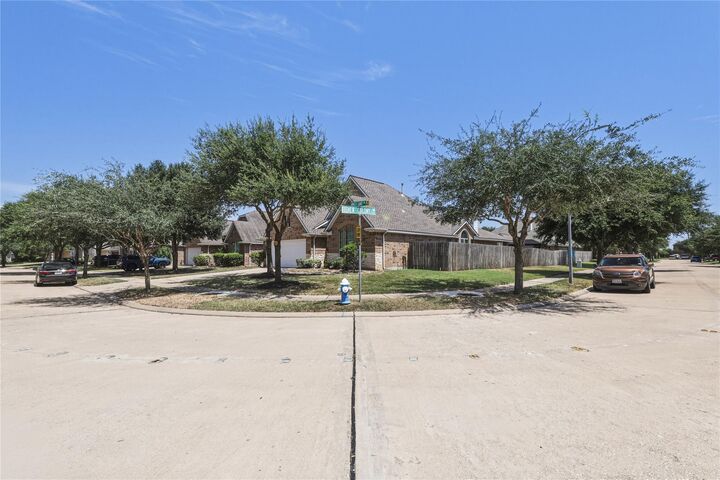 Property Photo:  10906 Angel Lake Drive  TX 77406 