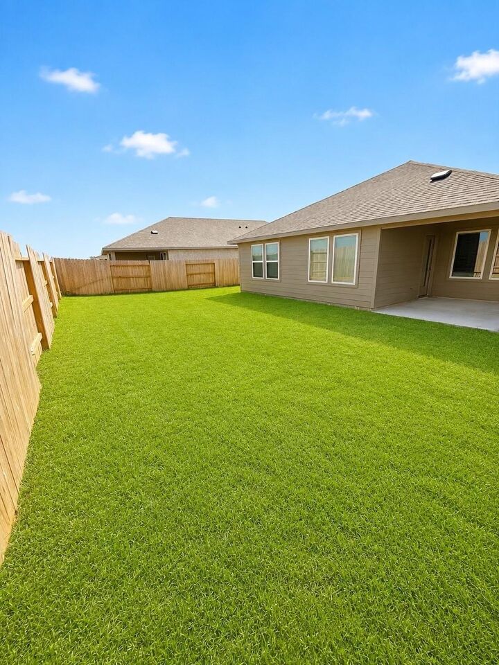 Property Photo:  8210 Blackwell Cove  TX 77523 