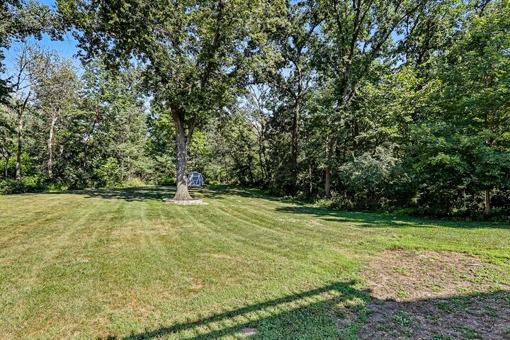 Property Photo: 1550 N Van Buren Avenue IA 52501
