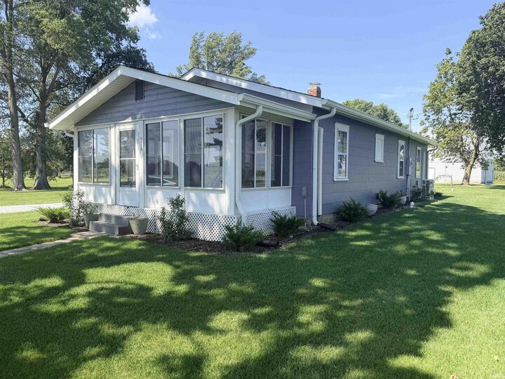 Property Photo: 9419 E 400 North Road IN 46991
