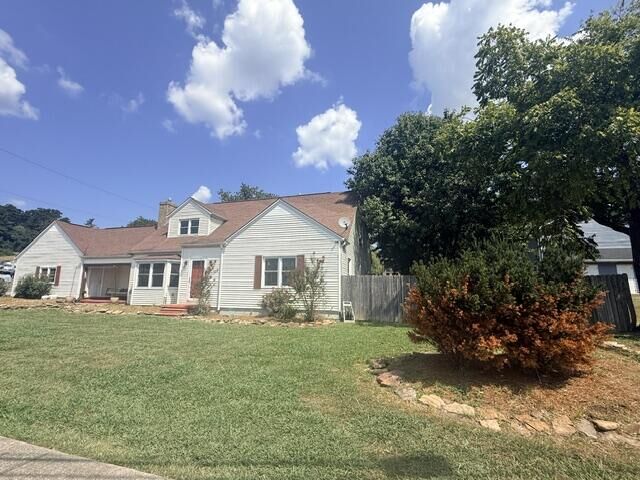 Property Photo:  420 N Hill Street  KY 40741 