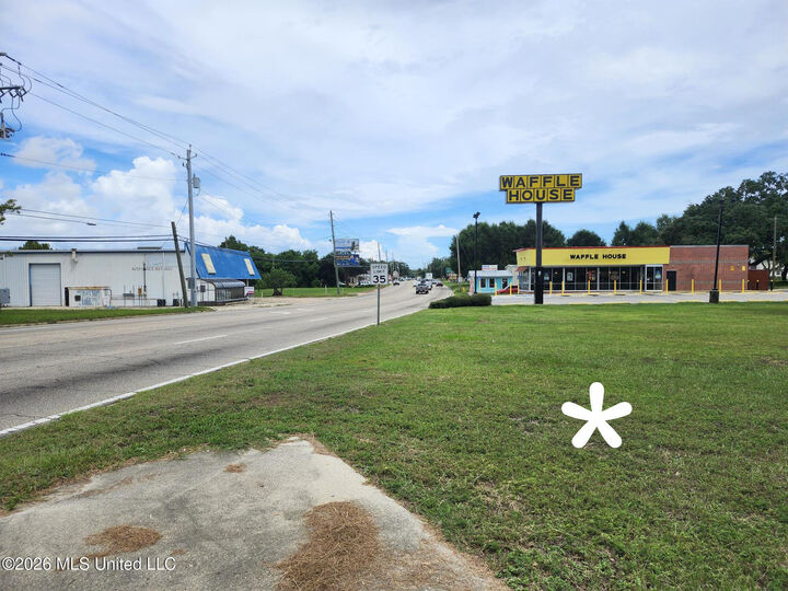 Property Photo:  644 Oakleigh Avenue  MS 39507 