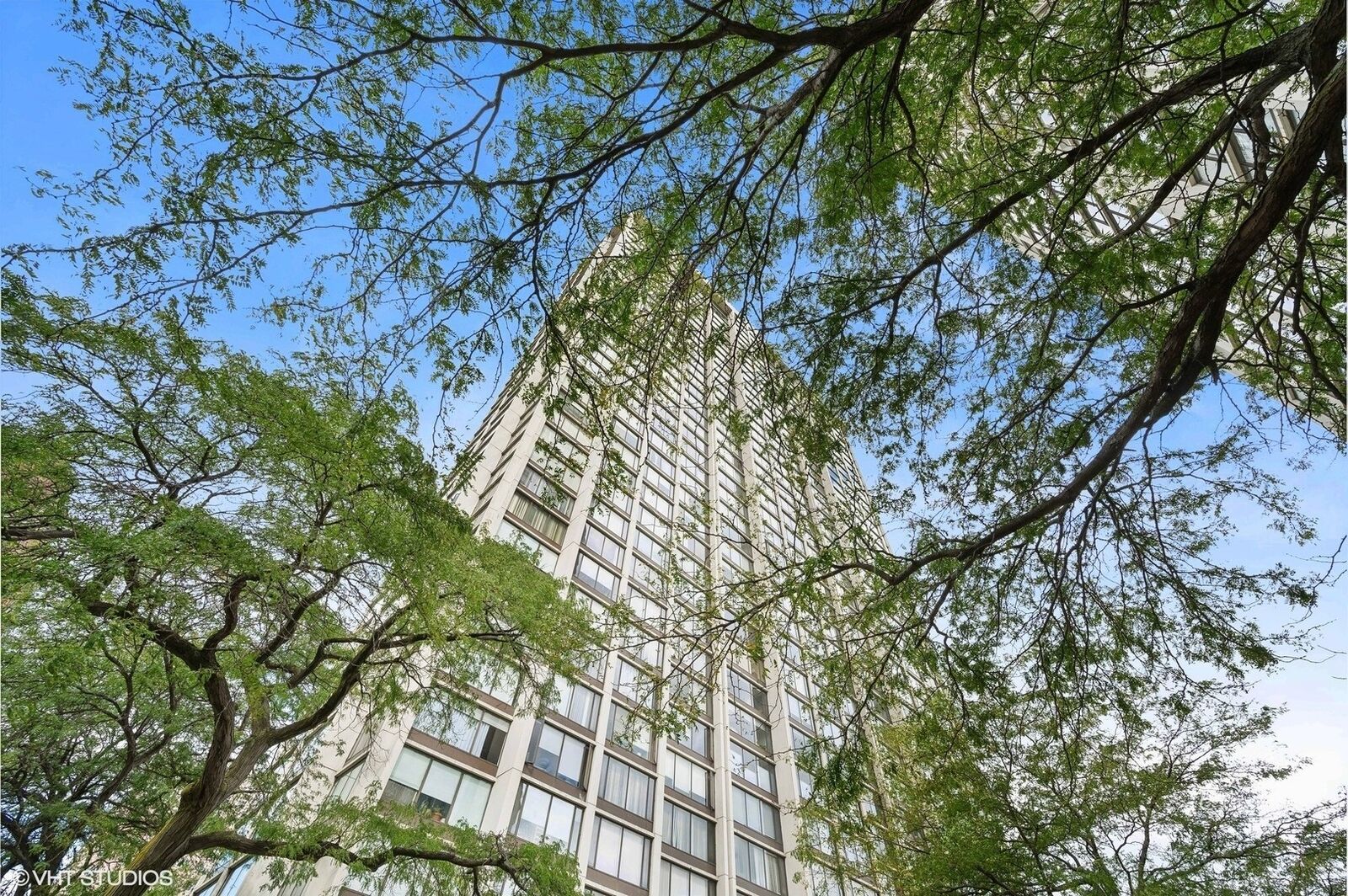 Property Photo:  5455 N Sheridan Road 1812  IL 60640 