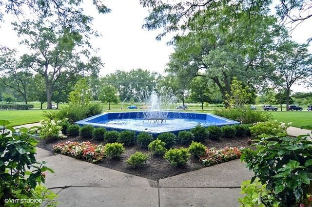 Property Photo: 7141 N Kedzie Avenue 511 IL 60645