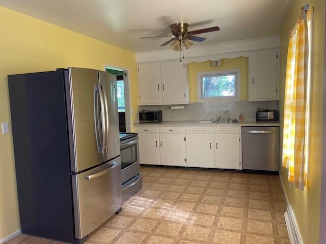 Property Photo:  206 33rd Avenue N  IA 52732 