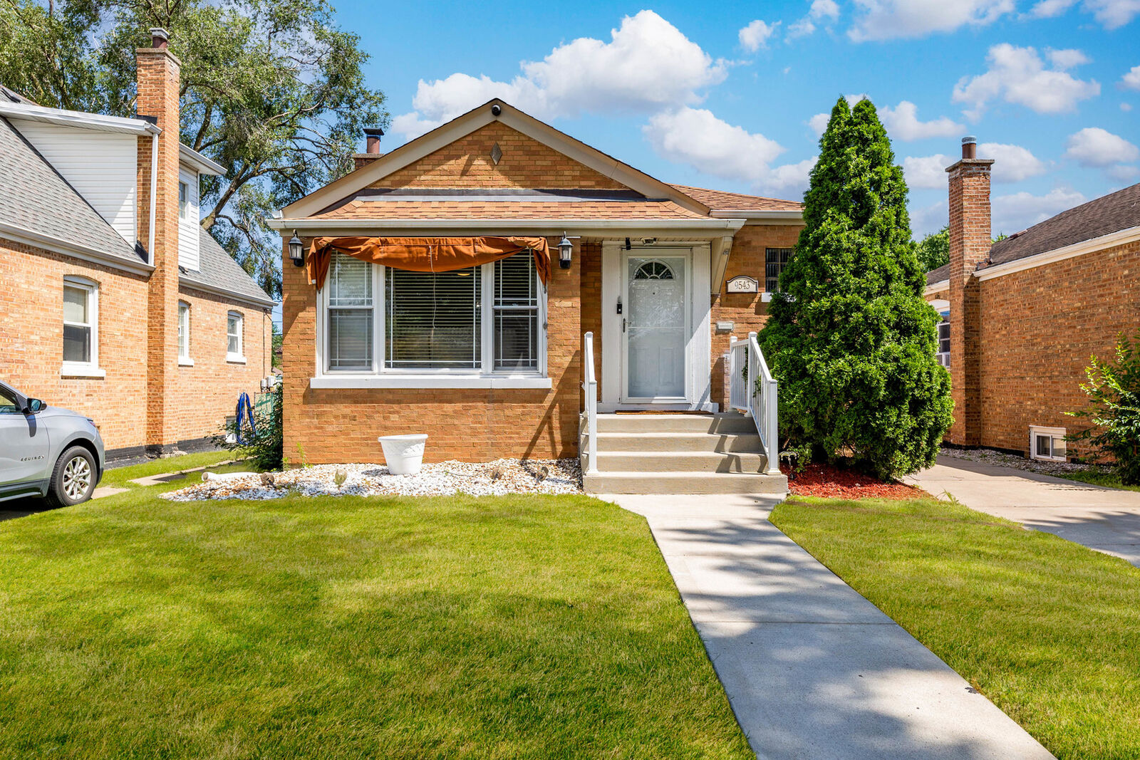 Property Photo:  9543 S Mozart Street  IL 60805 