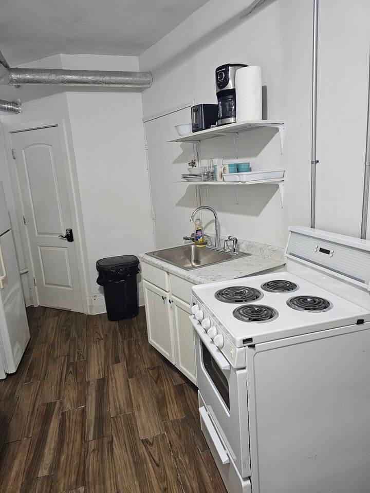 Property Photo:  2611 W Peterson Avenue B2  IL 60659 