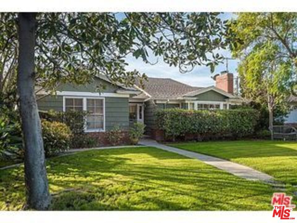 Property Photo:  12430 Cumpston Street  CA 91607 