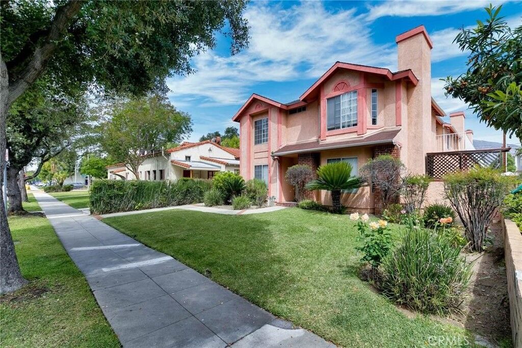 Property Photo: 113 Diamond CA 91006