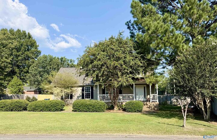 Property Photo:  101 Saint Andrews Street  AL 35906 