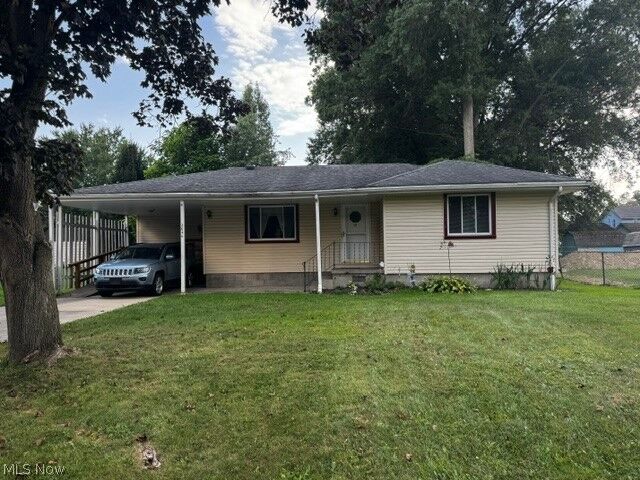 Property Photo: 2846 Catalpa Street SE OH 44483