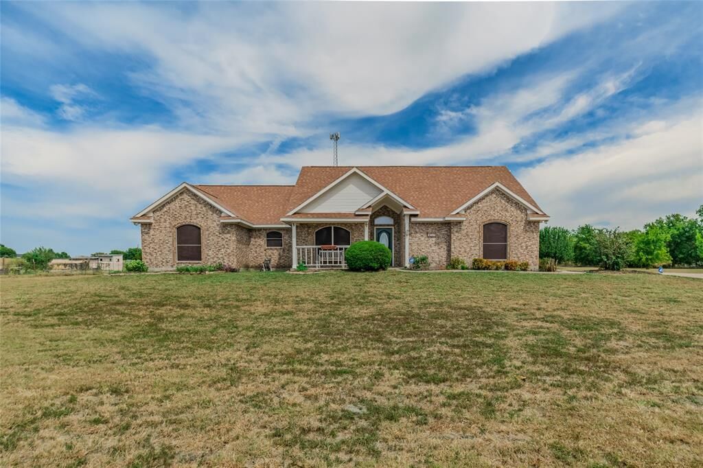 Property Photo: 8019 Irma Drive TX 75189
