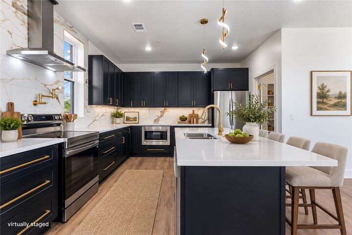 Property Photo:  2406 S 27th Street  AR 72758 