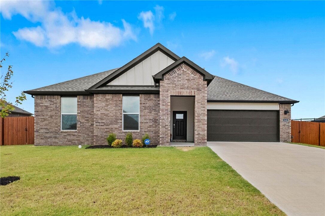 Property Photo: 2105 Oliver Street AR 72751
