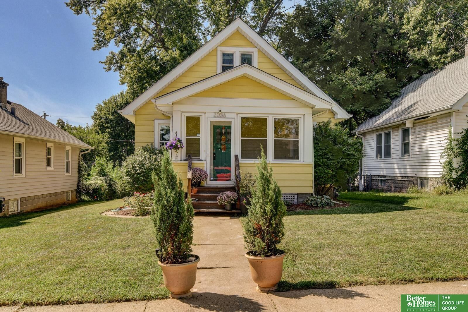 Property Photo: 2036 N 60th Avenue NE 68104
