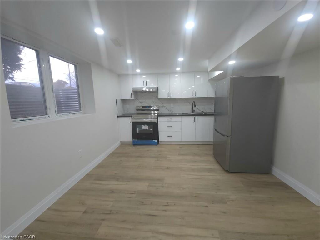 Property Photo:  43 Patterson Avenue E  ON N3S 6X1 