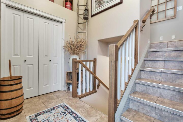 Property Photo:  52 Irving Crescent  AB T4R 3R9 