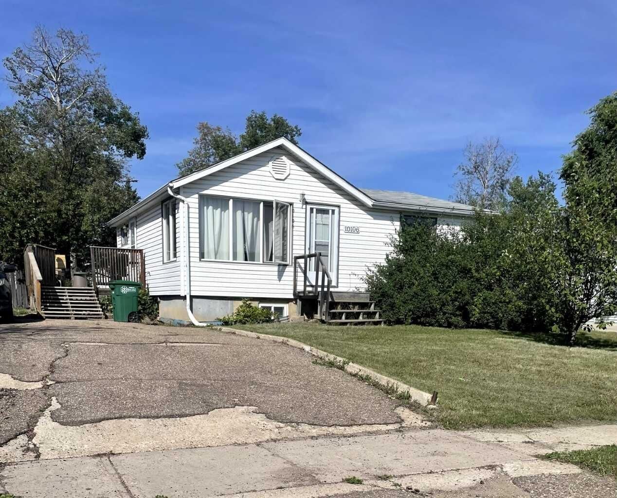 Property Photo:  10106 99 Street  AB T0H 1Z0 