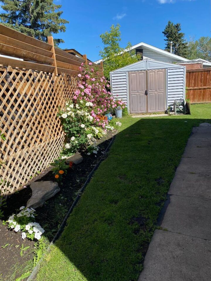 Property Photo:  124 Big Springs Drive SE  AB T4A 1J9 