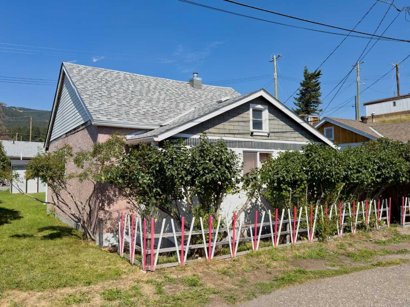 Property Photo:  8005 19 Avenue  AB T0K 0M0 