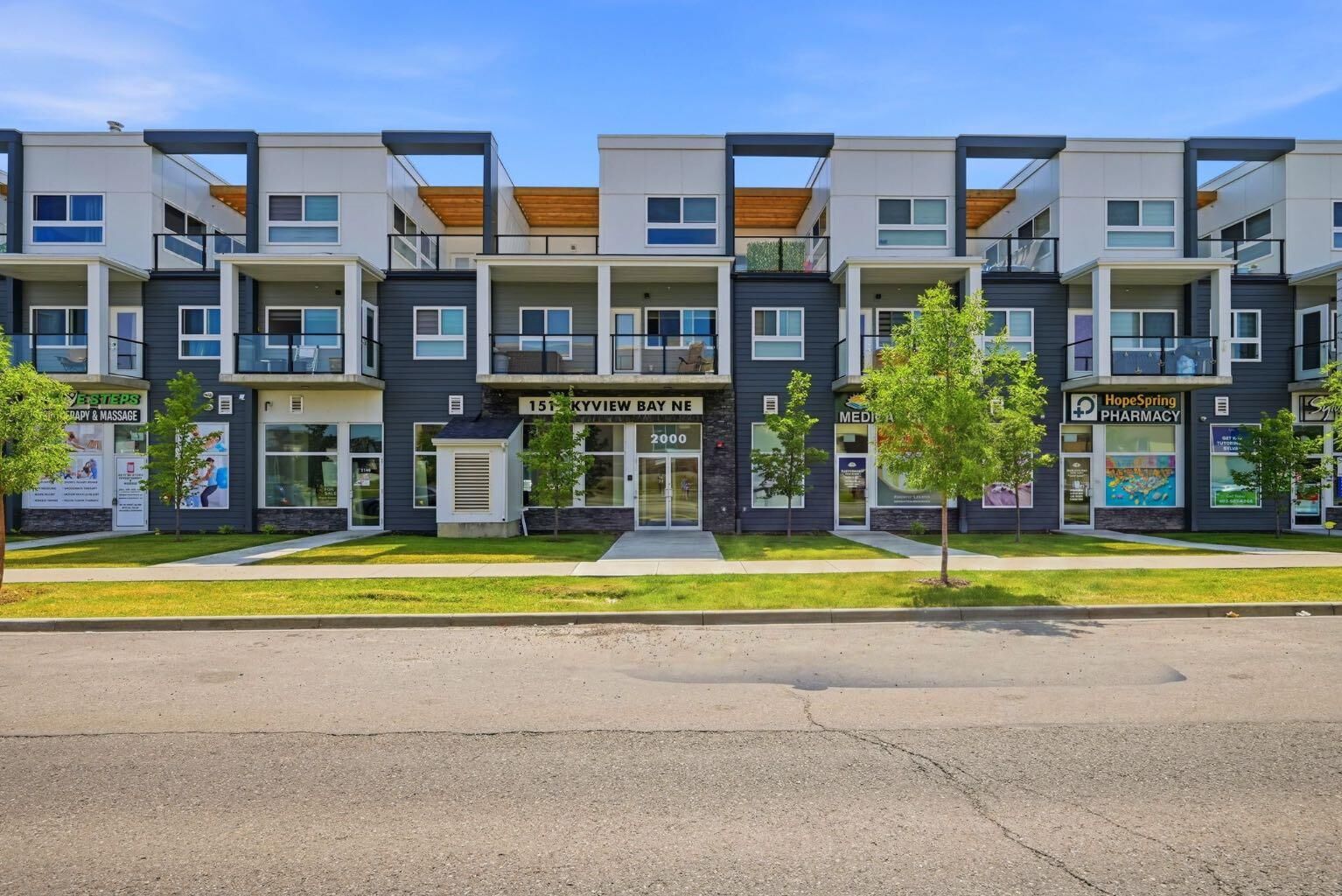 Property Photo: 151 Skyview Bay NE 2218 AB T3N 1N6