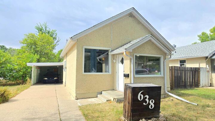 Property Photo:  638 12A Street N  AB T1H 2J9 