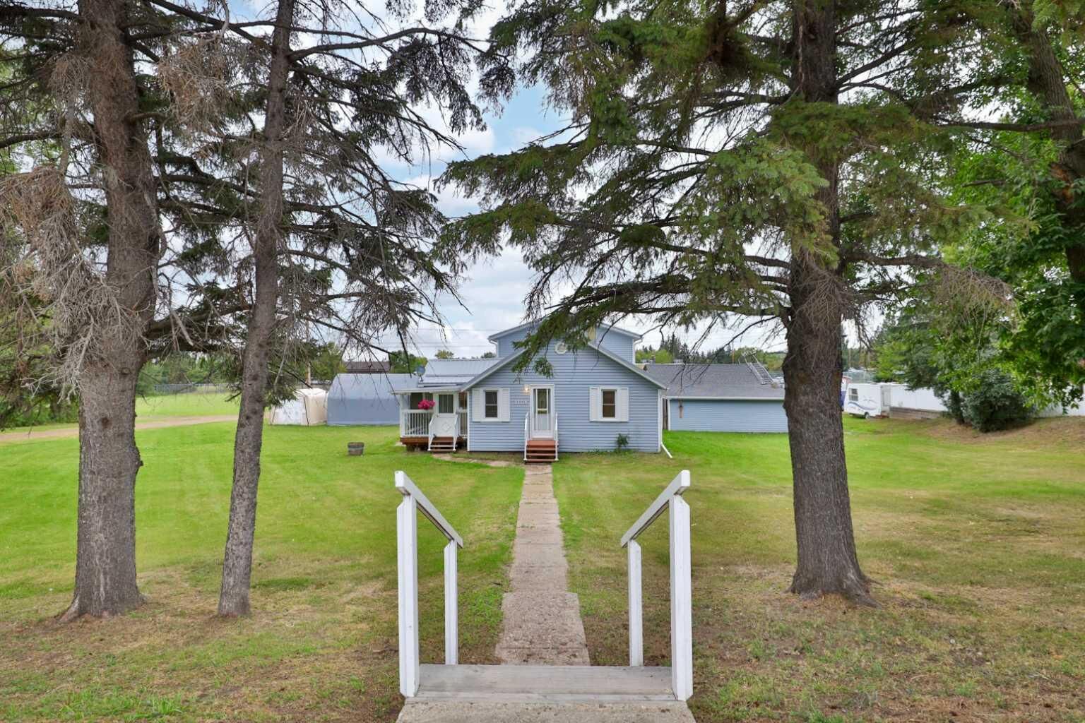 Property Photo:  5108 51 Street  AB T0B 0H0 