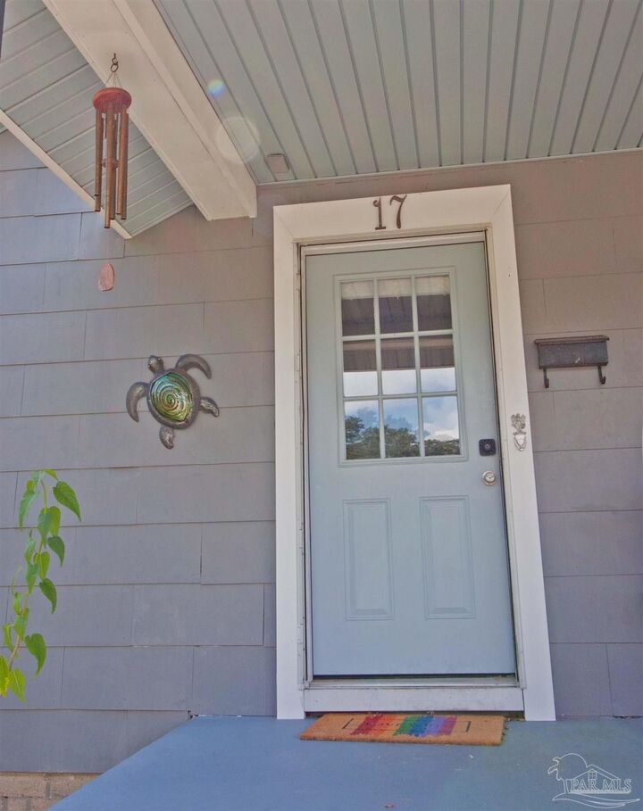 Property Photo: 17 N F St FL 32502